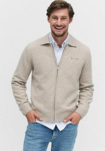 Вязаная кофта