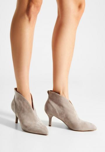 Полусапожки на высоком каблуке