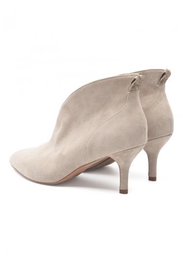 Полусапожки на высоком каблуке