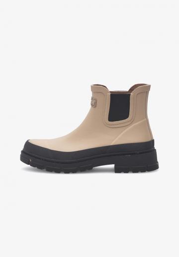 Резиновые сапоги