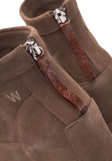 Сапожки на танкетке