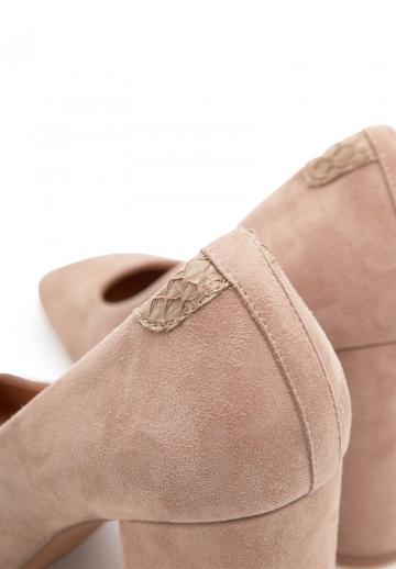 Туфли на высоком каблуке