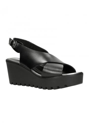 Босоножки на танкетке