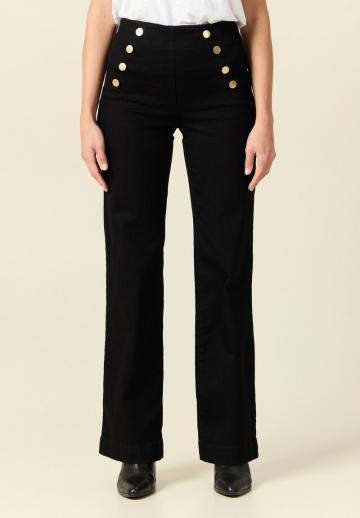 Клешеные джинсы