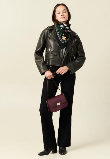 Клешеные джинсы