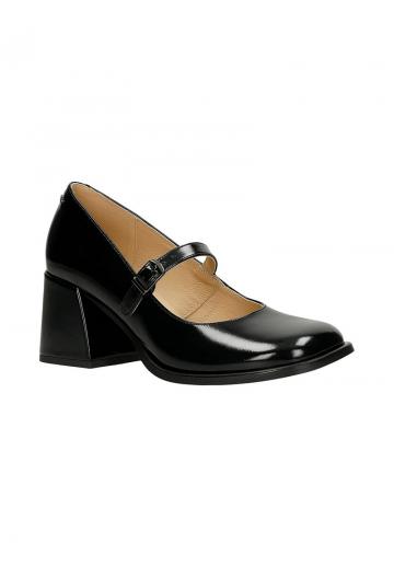 Туфли с высоким носом