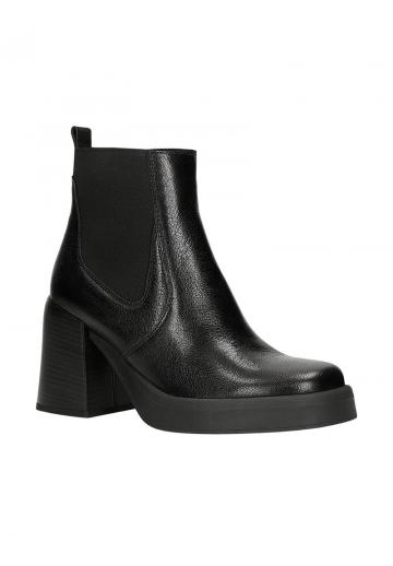 Полусапожки на высоком каблуке