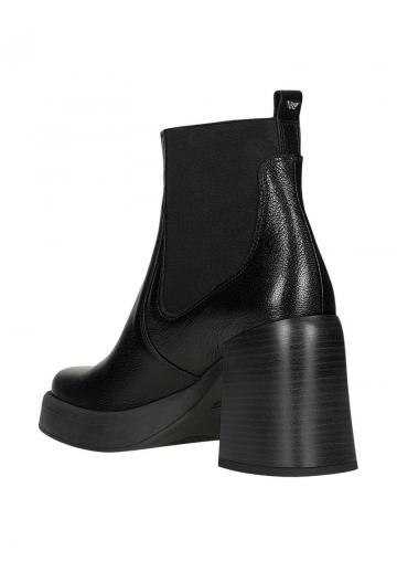 Полусапожки на высоком каблуке