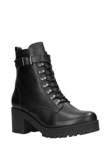 Полусапожки на высоком каблуке