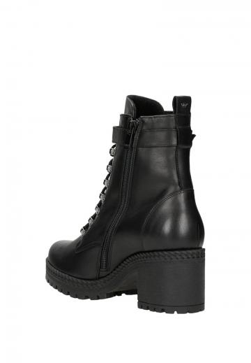 Полусапожки на высоком каблуке