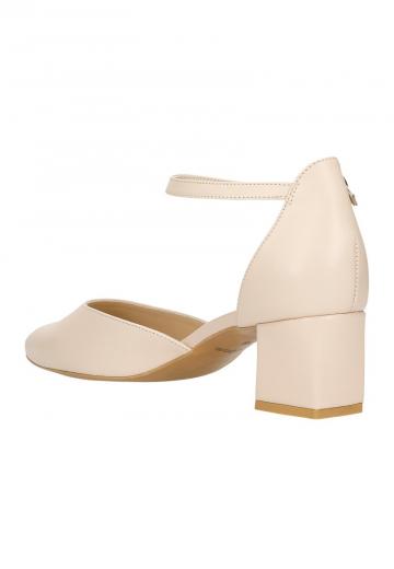 Туфли с ремешком