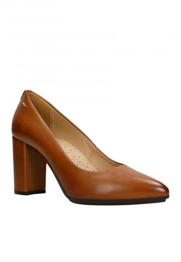 Туфли с высоким носом