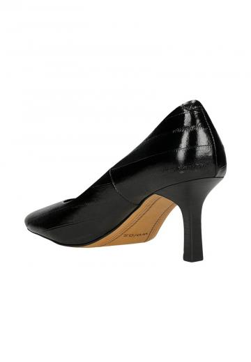 Туфли с высоким носом