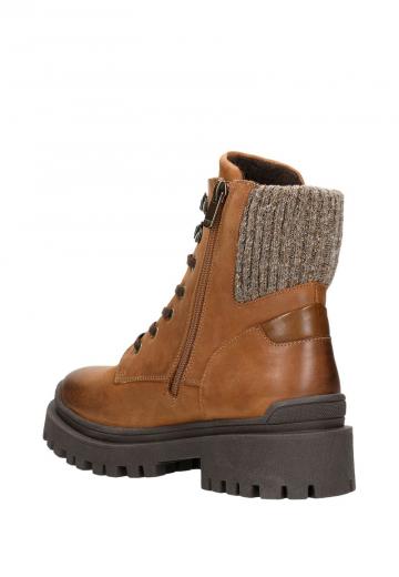 Ботинки на шнуровке