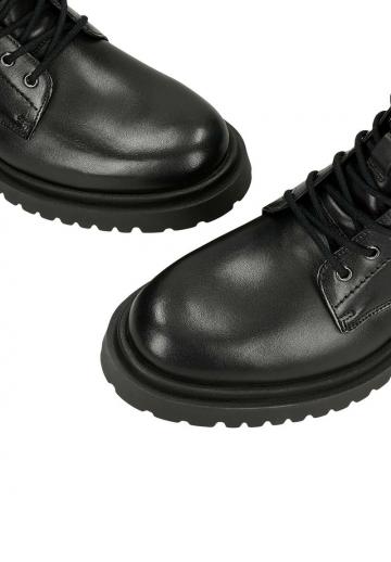 Ботинки на шнуровке