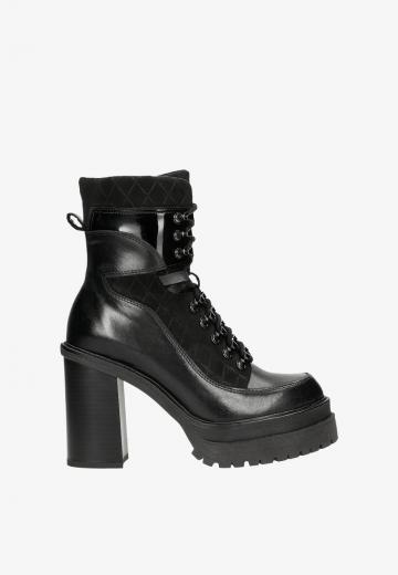 Полусапожки на высоком каблуке