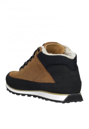 Походные ботинки