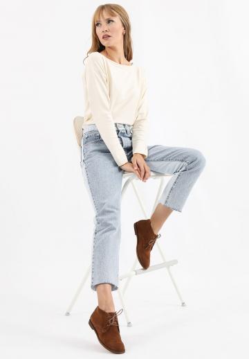 Ботинки на шнуровке