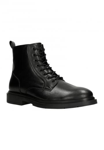 Ботинки на шнуровке