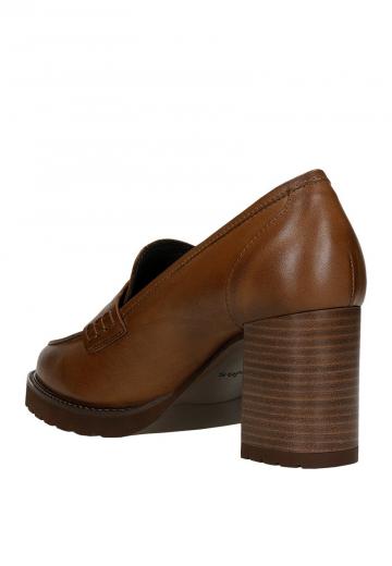 Туфли с высоким носом