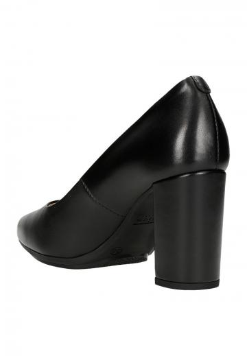 Туфли на высоком каблуке