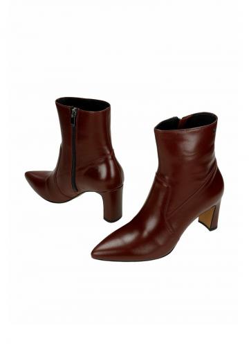 Высокие сапоги