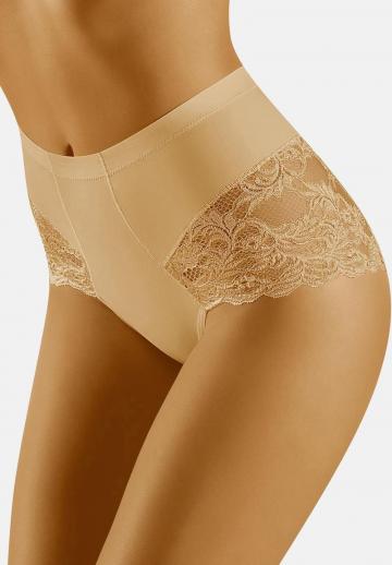 Трусы на бедрах