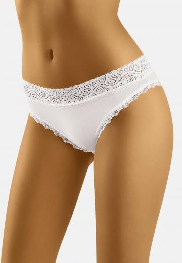 Трусы на бедрах