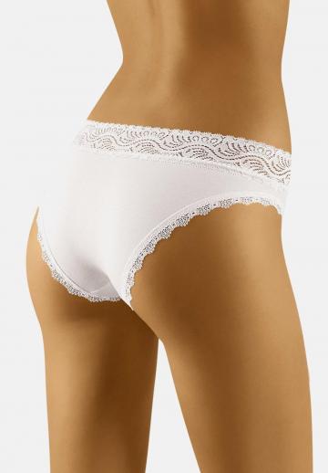 Трусы на бедрах