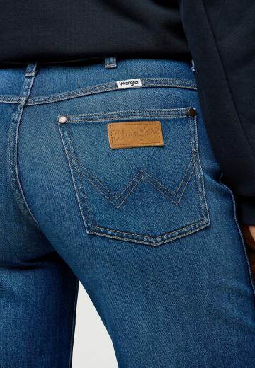 Свободные джинсы