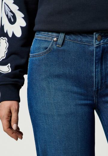 Свободные джинсы