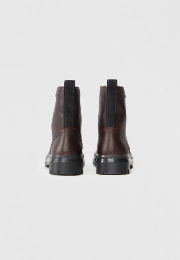 Ботинки на шнуровке