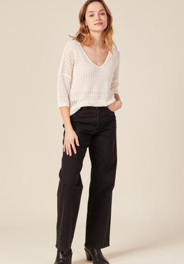 Пуловер с вырезом V