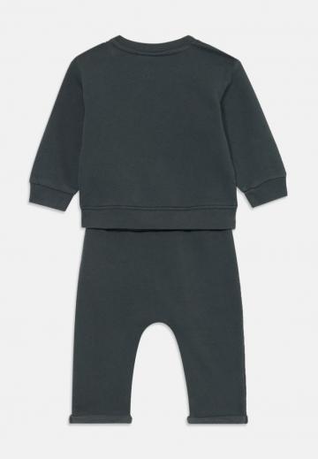 Набор одежды