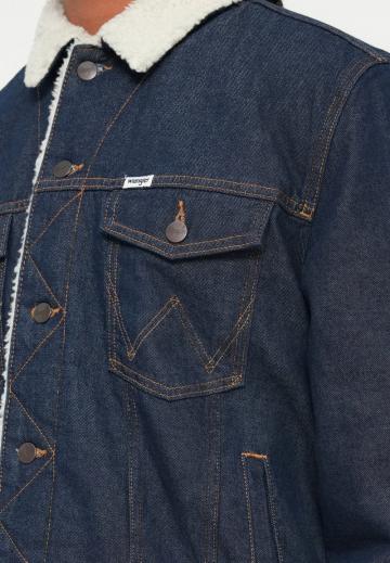 Джинсовая куртка