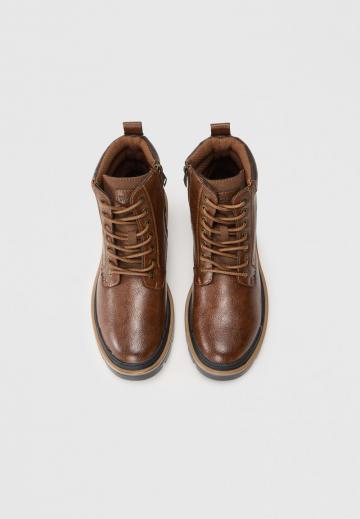 Ботинки на шнуровке