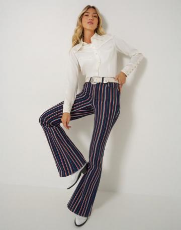 Клешеные джинсы