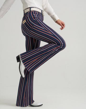 Клешеные джинсы