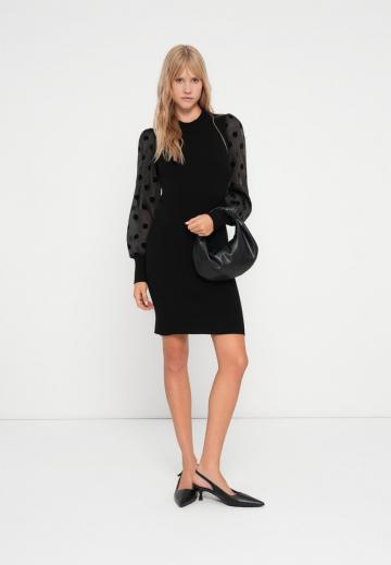 Вязаное платье