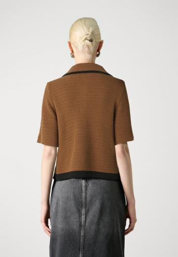 Вязаная кофта