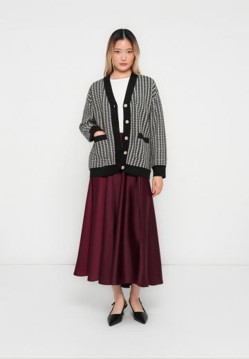 Жаккардовая вязаная кофта