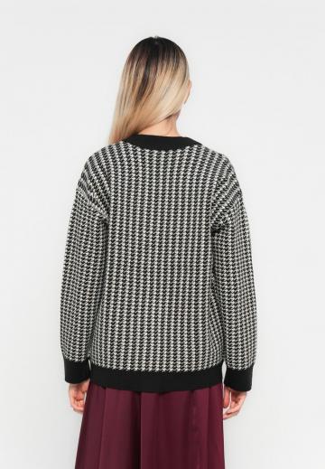 Жаккардовая вязаная кофта