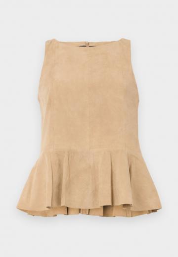 Блузка без рукавов