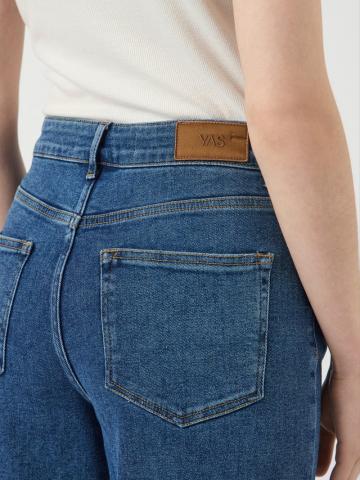 Свободные джинсы