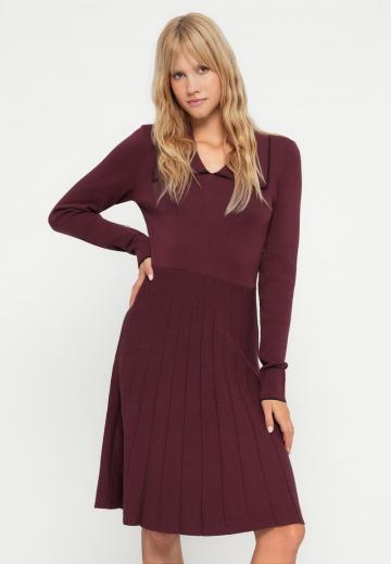 Вязаное платье