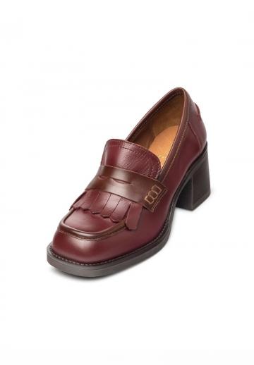 Туфли с высоким носом