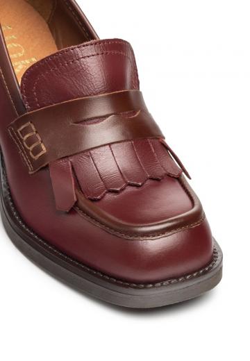 Туфли с высоким носом