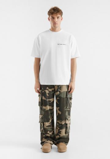 Брюки с накладными карманами