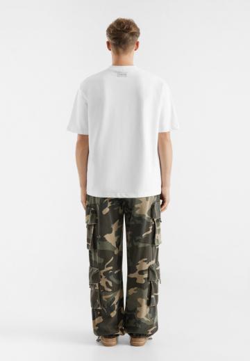 Брюки с накладными карманами