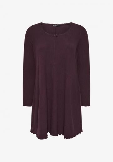 Вязаное платье